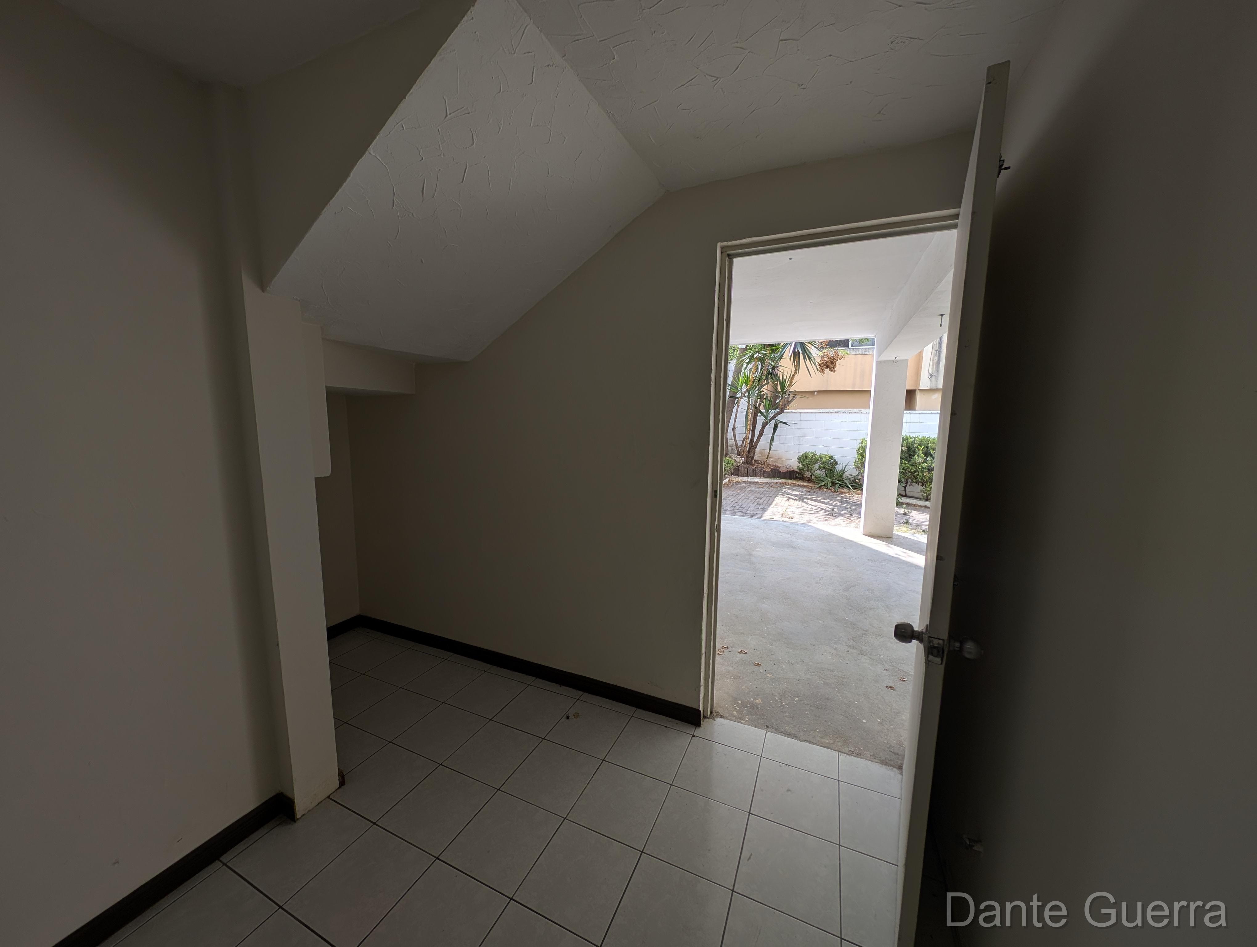 Casa 3 Niveles en Pedregal de La Silla - Renta - Foto 24