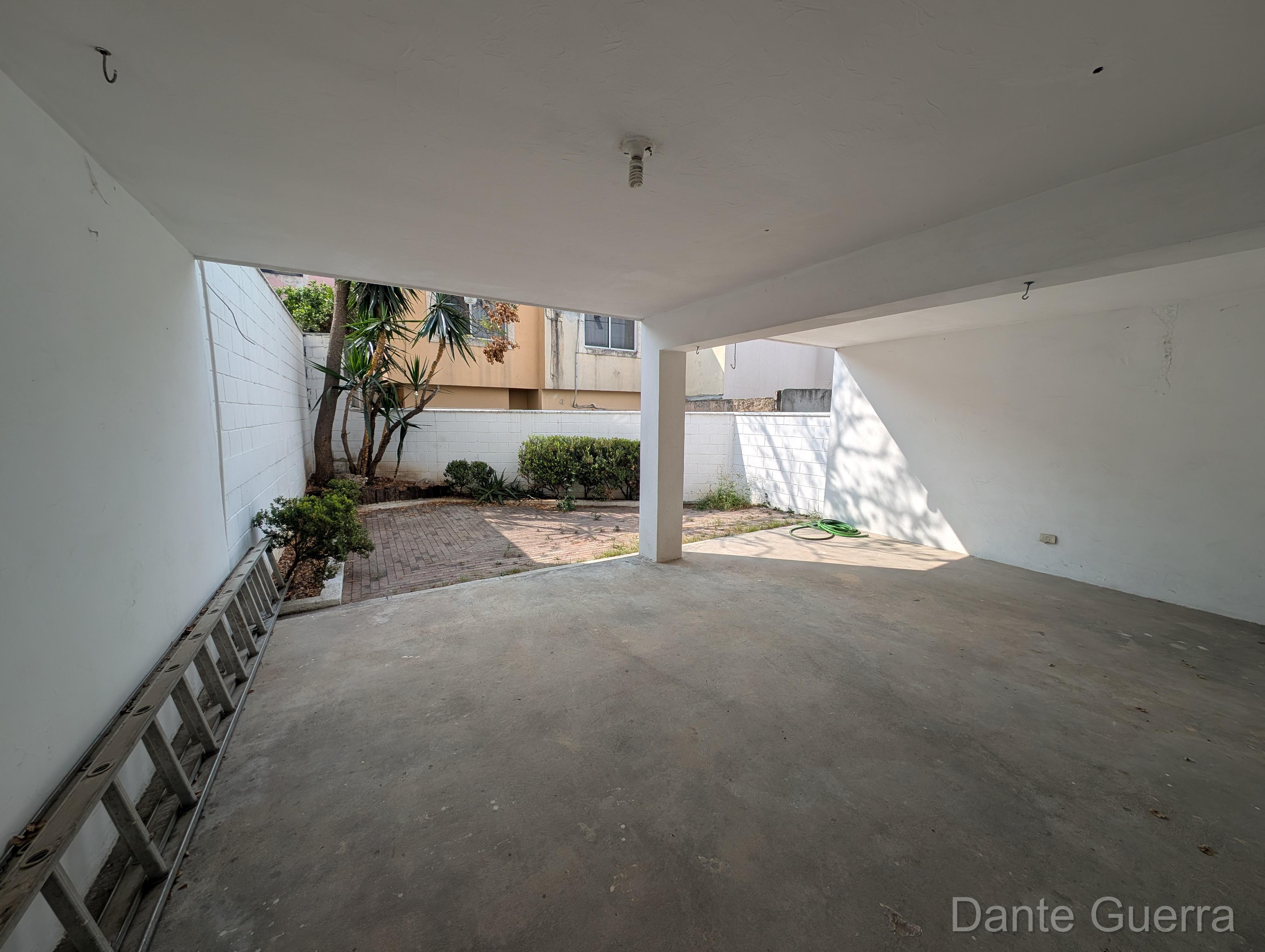 Casa 3 Niveles en Pedregal de La Silla - Renta - Foto 21